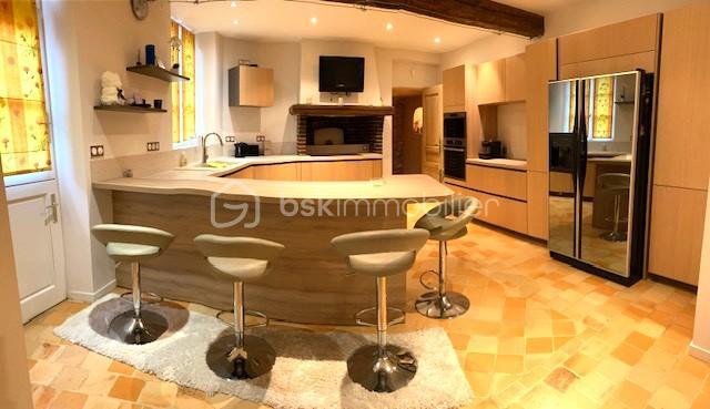 Demeure - 368 m² - 11 pièces