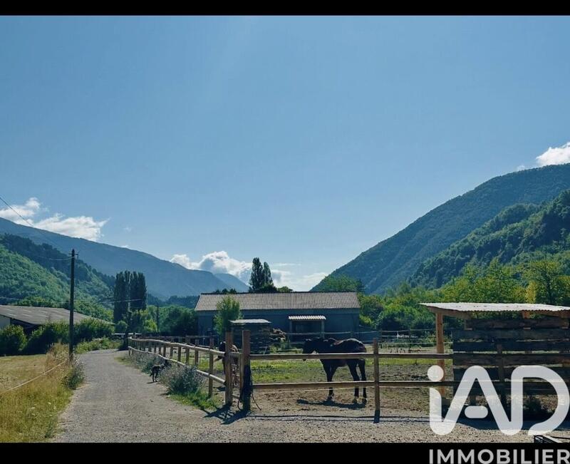 Maison - 98 m² - 4 pièces