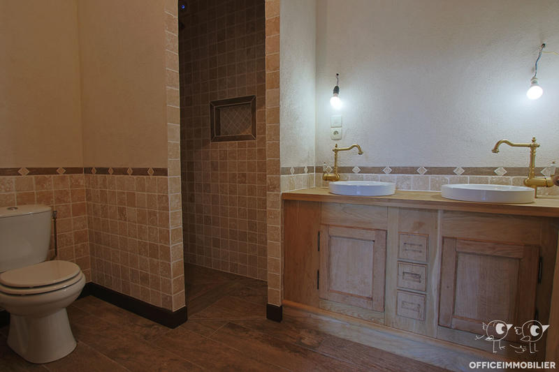 Maison - 380 m² - 9 pièces