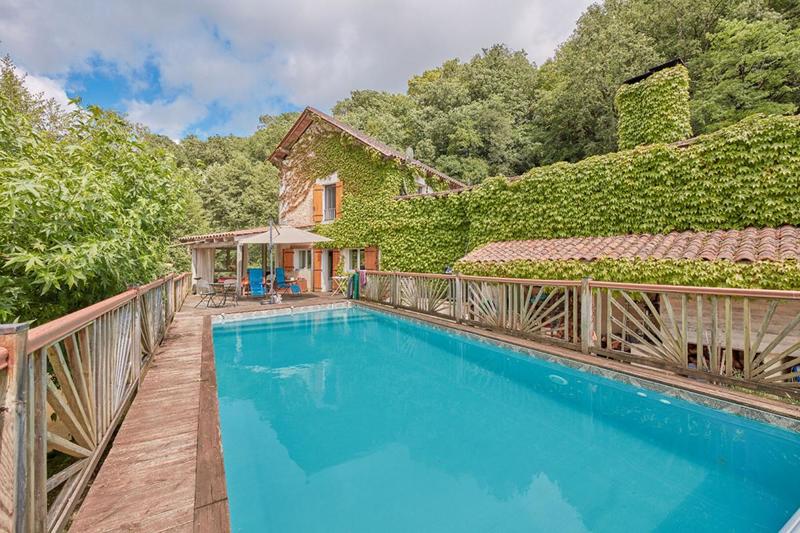 Moulin - 271 m² - 8 pièces