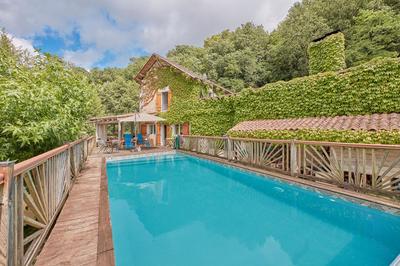 Moulin - 271 m² - 8 pièces