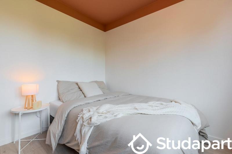 Chambre - 11 m² - 1 pièce