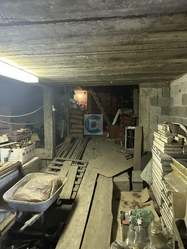 Maison - 400 m² - 3 pièces