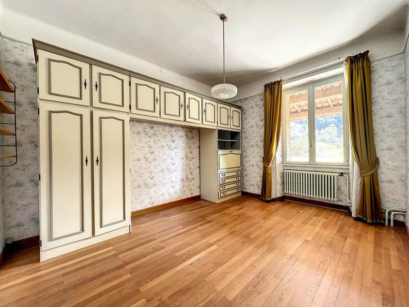 Immeuble - 1 050 m² - 9 pièces