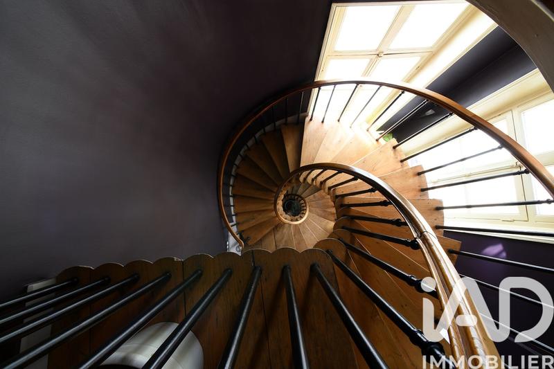 Maison - 240 m² - 8 pièces