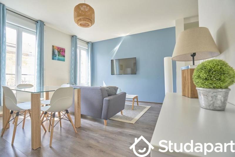 Chambre - 10 m² - 1 pièce