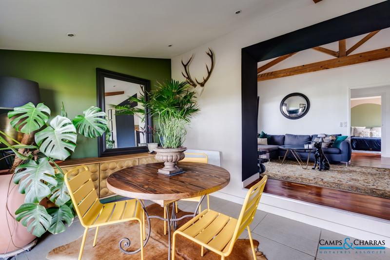 Maison - 211 m² - 7 pièces