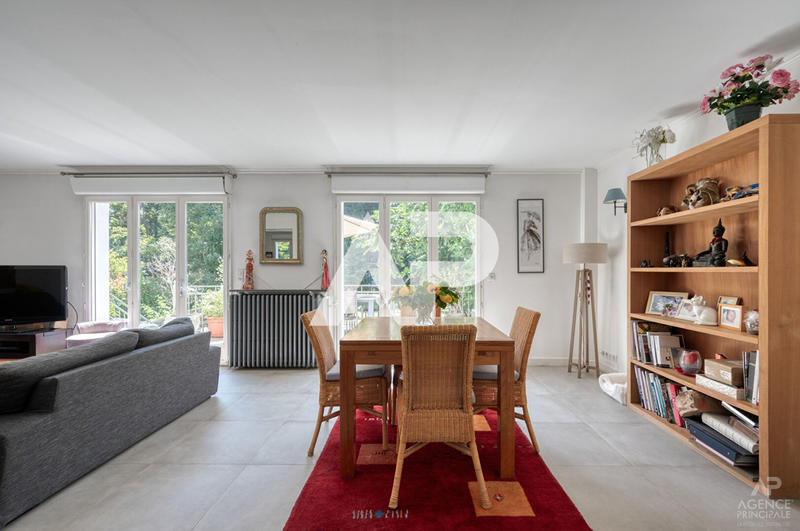 Maison - 176 m² - 8 pièces