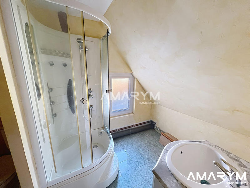 Maison - 99 m² - 4 pièces