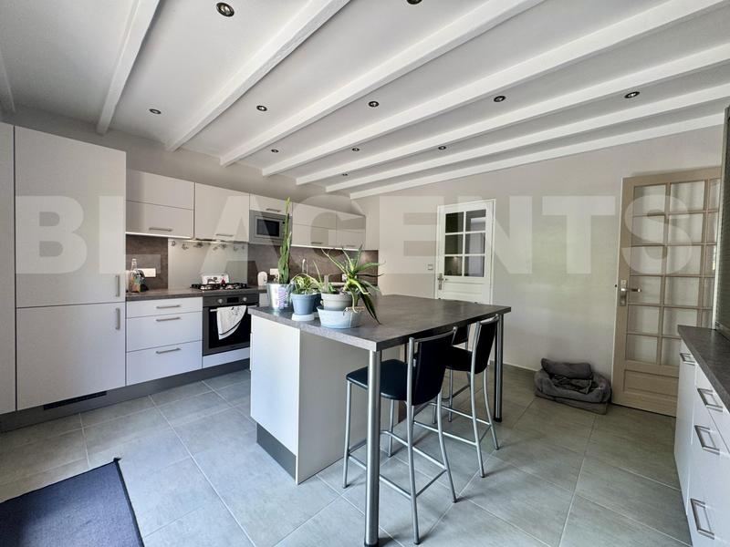 Maison - 145 m² - 5 pièces