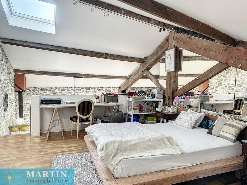 Maison - 230 m² - 8 pièces