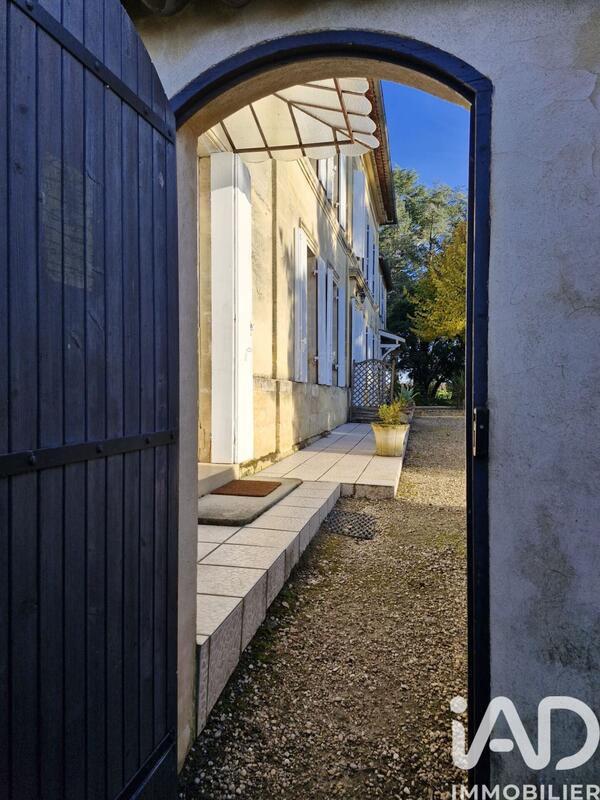 Maison - 356 m² - 10 pièces