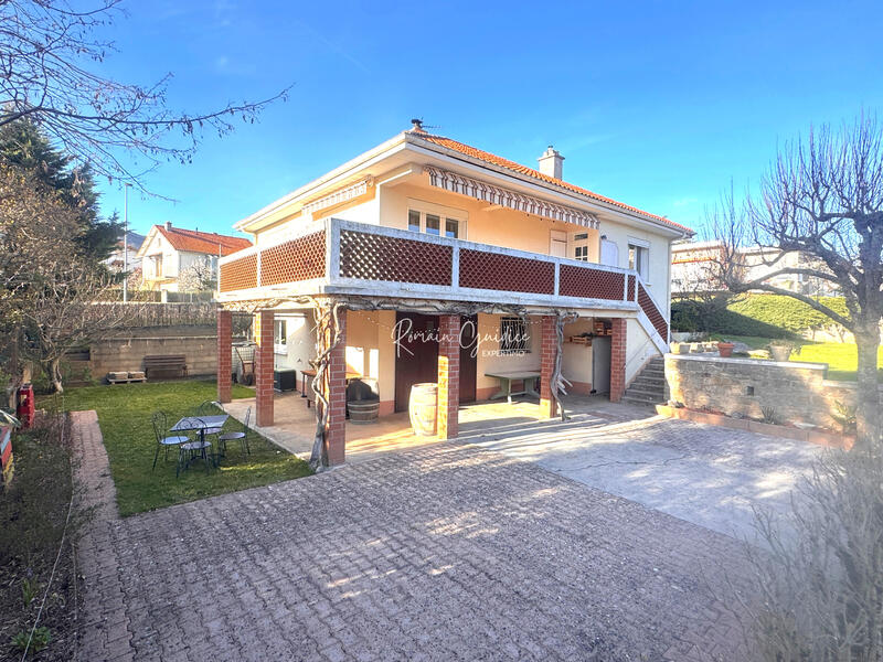 Maison - 144 m² - 5 pièces