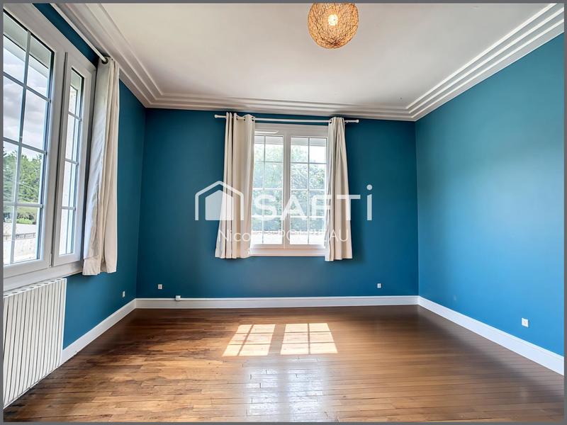 Maison - 240 m² - 9 pièces