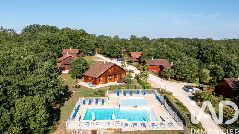 Maison - 90 m² - 5 pièces