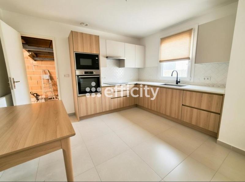 Maison - 77 m² - 3 pièces