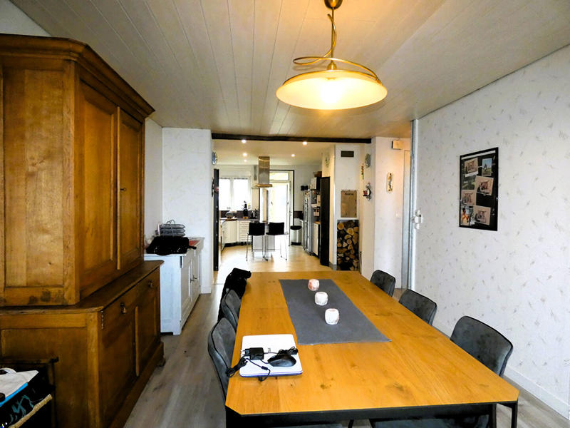 Maison - 203 m² - 7 pièces