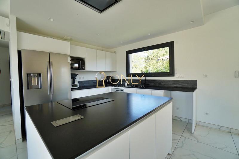 Maison - 104 m² - 4 pièces