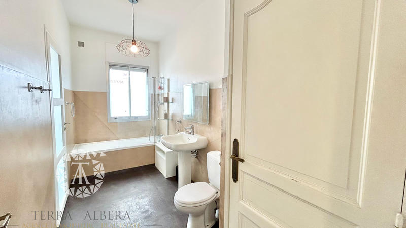 Villa - 259 m² - 7 pièces