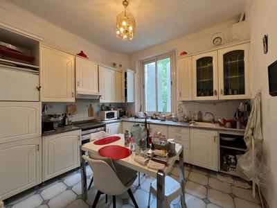 Hôtel particulier - 199 m² - 9 pièces