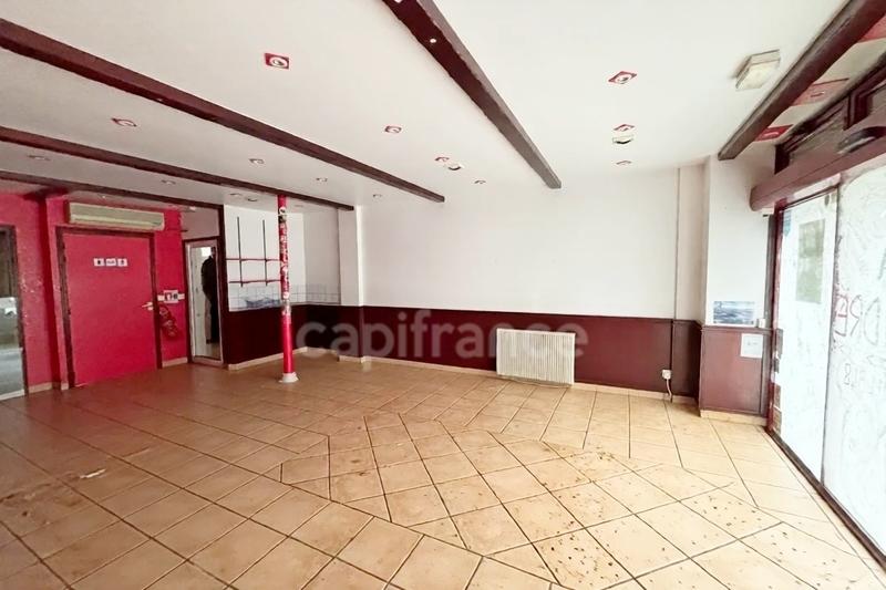 Local commercial - 75 m² - 3 pièces