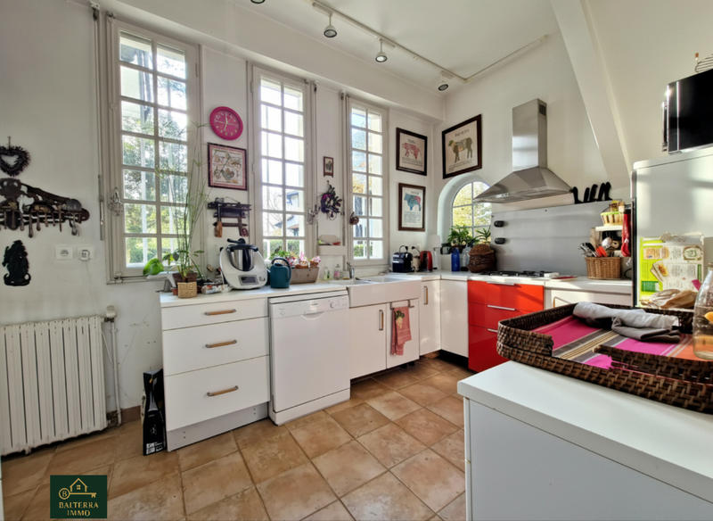 Propriété - 193 m² - 8 pièces