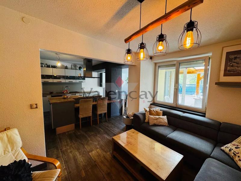 Maison jumelée - 101 m² - 5 pièces