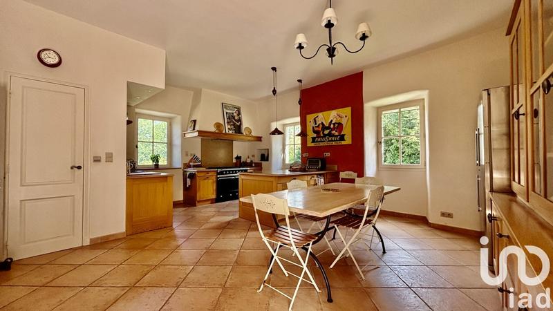 Maison - 404 m² - 12 pièces