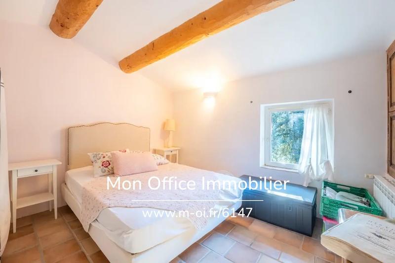 Propriété - 290 m² - 9 pièces