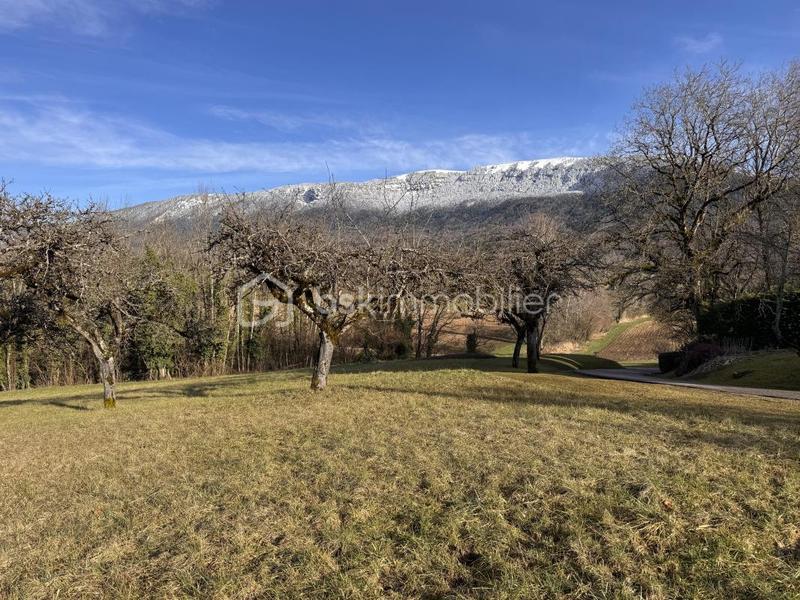 Terrain constructible - 1 723 m²