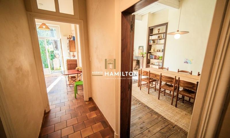 Propriété - 378 m² - 10 pièces