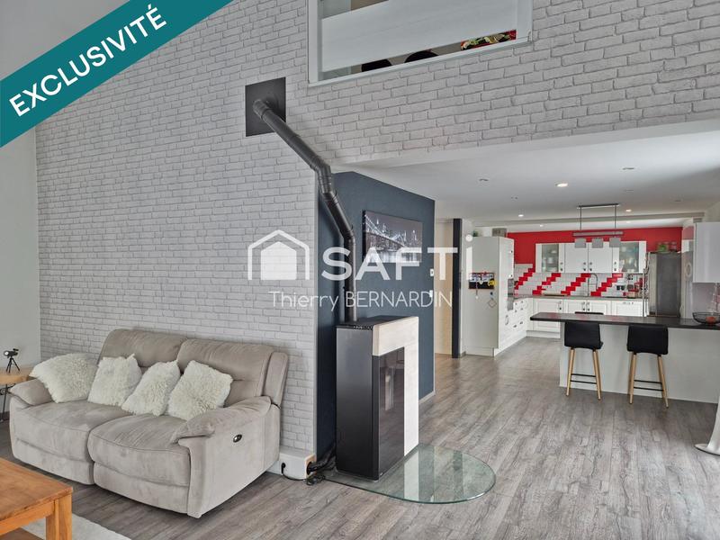 Maison - 270 m² - 9 pièces