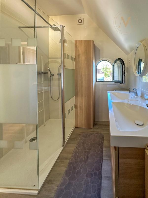 Maison - 90 m² - 6 pièces