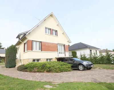 Maison - 134 m² - 7 pièces