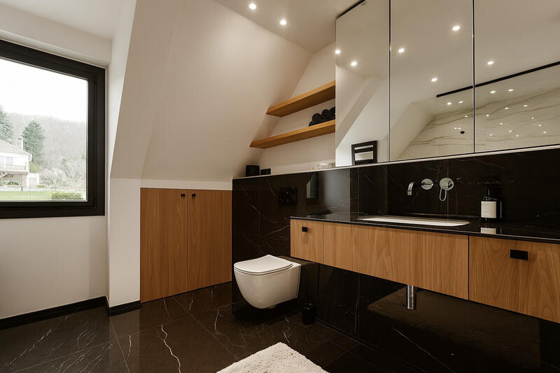 Maison - 254 m² - 7 pièces