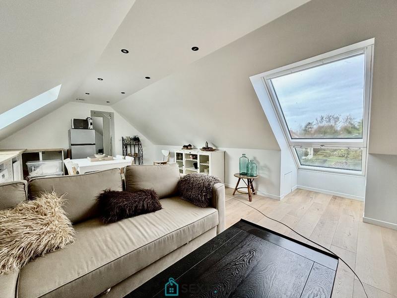 Maison - 220 m² - 9 pièces