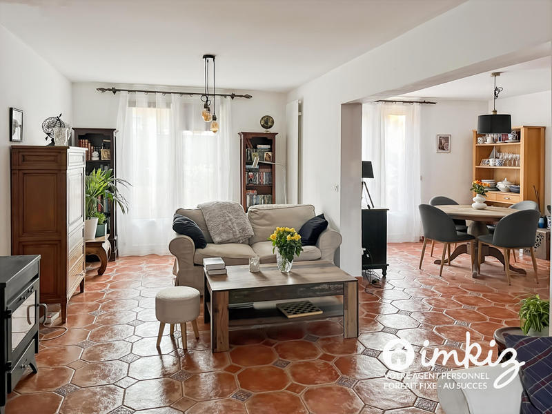 Maison - 228 m² - 8 pièces