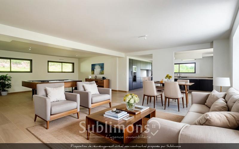 Maison - 220 m² - 6 pièces