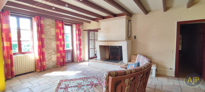 Maison - 236 m² - 7 pièces