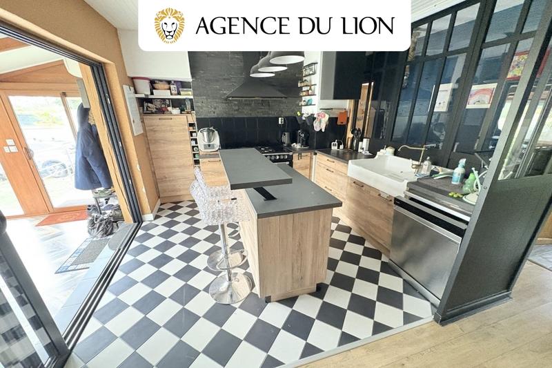 Maison - 138 m² - 8 pièces