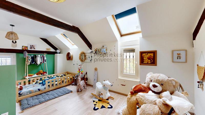 Maison - 260 m² - 9 pièces