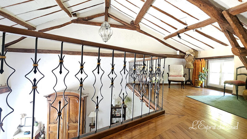 Maison - 290 m² - 9 pièces