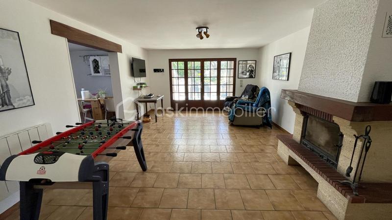 Maison traditionnelle - 235 m² - 11 pièces