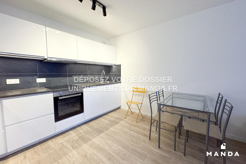 Chambre - 11 m² - 4 pièces