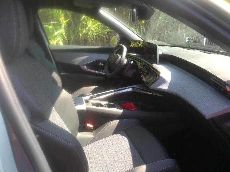 Peugeot 3008 III 1.2 Hybrid 145 E-Dcs6 Allure