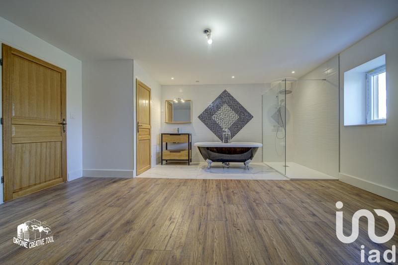 Maison - 306 m² - 13 pièces