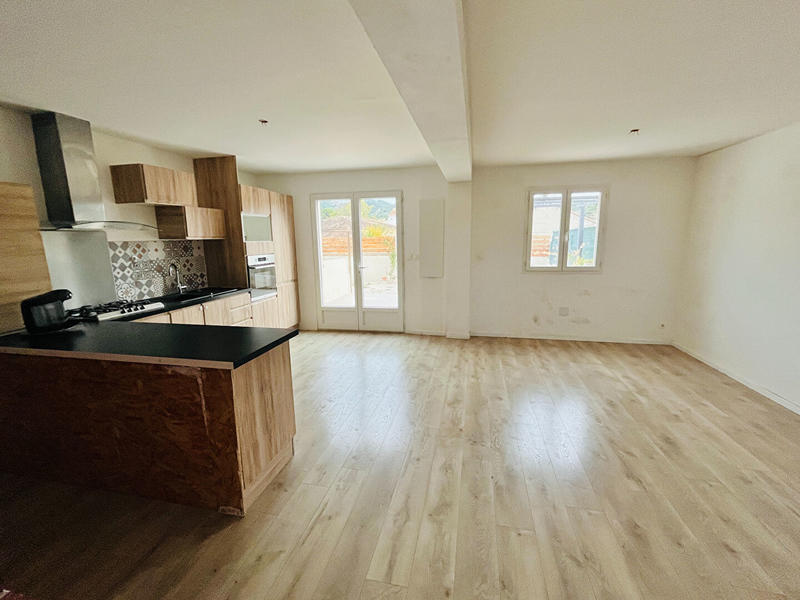 Maison - 104 m² - 5 pièces