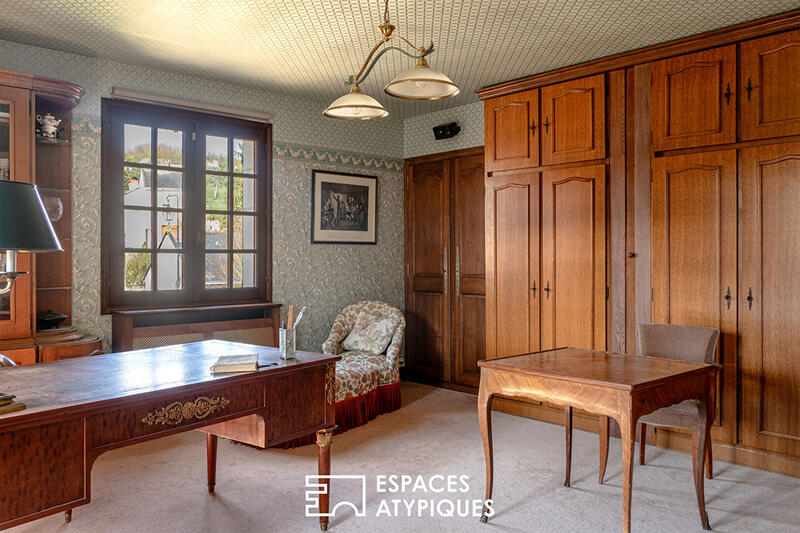 Maison - 260 m² - 8 pièces