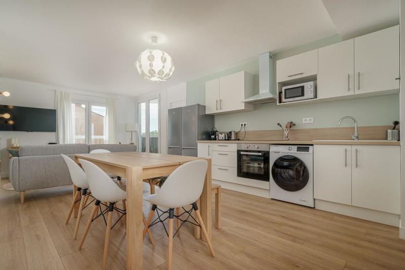 Appartement - 96 m² - 6 pièces