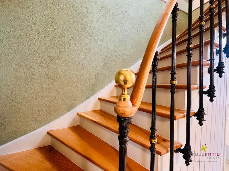 Local d'activités - 200 m² - 8 pièces